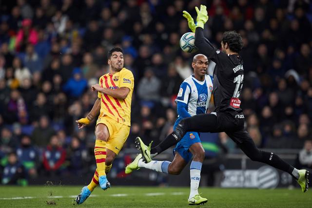 韩红：无端指责与坚持奉献的双重挣扎